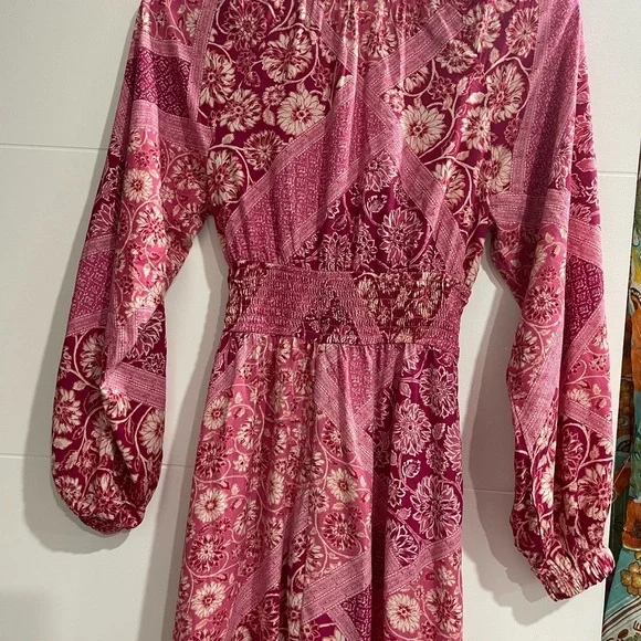 New size small soft fabric beautiful India dress - Picture 4 of 7